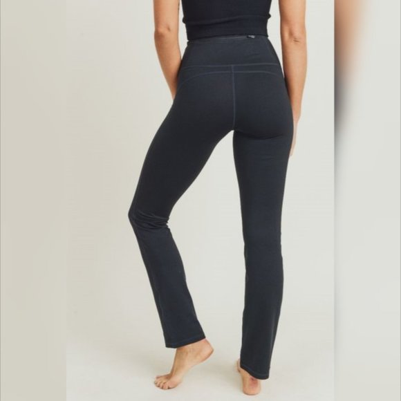 Straight-Leg Essential Performance Leggings - Picture 4 of 6